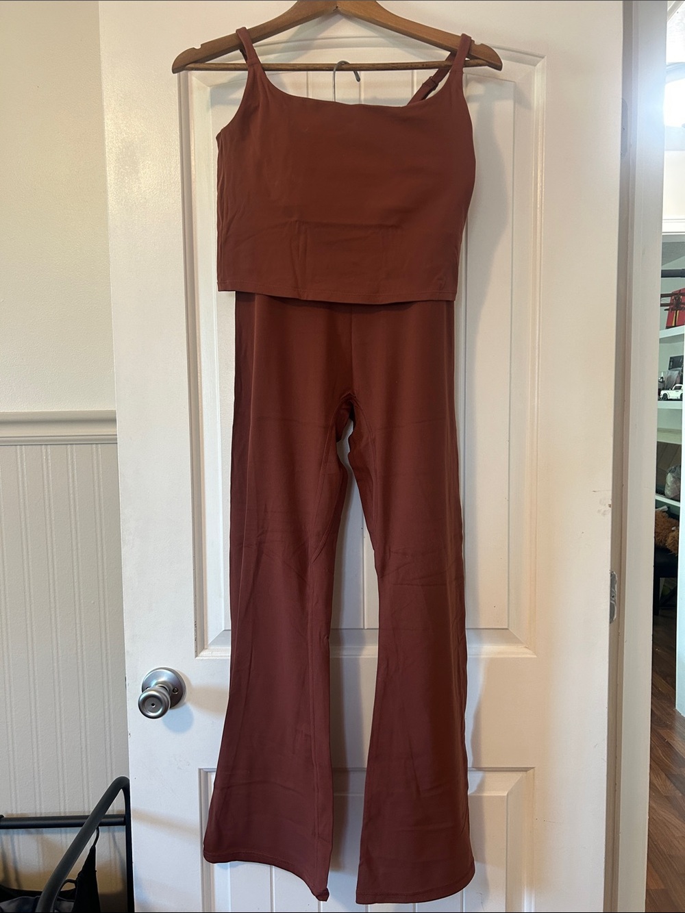 Vitality Cloud II tank and flared leggings
